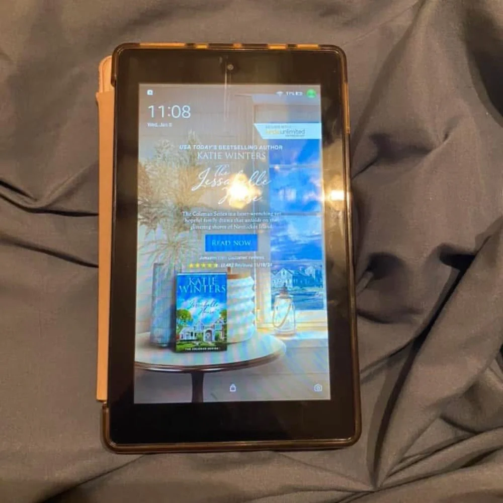 Amazon Fire Tablet! Works well. Comes with charger and case
